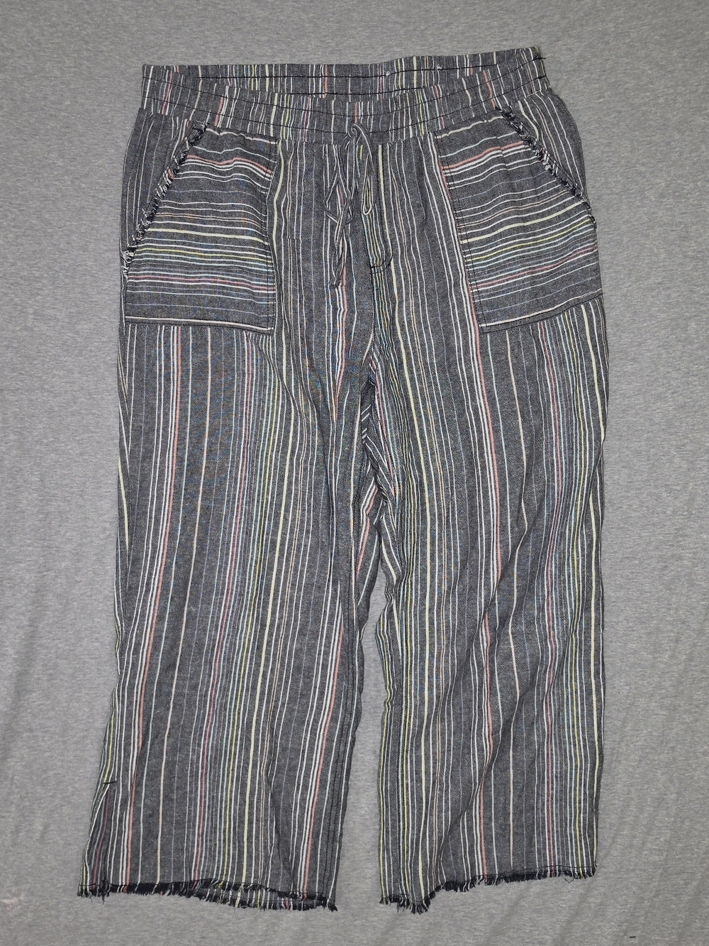 Westbound Blue/Gray Stripe Drawstring Wide Leg Capris with Multicolor Lines
